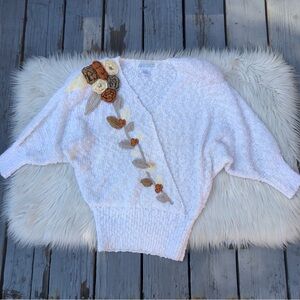 Vintage Sideffects 3D Crochet Flowers Dolman Sleeves White Knit Sweater size M